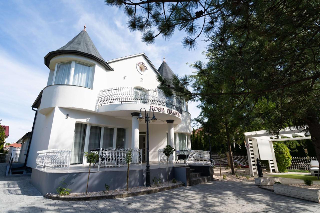 Villa Rose Garden Nyíregyháza Esterno foto