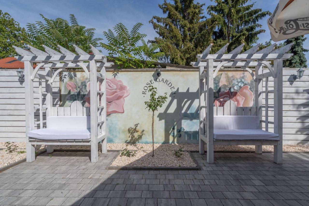 Villa Rose Garden Nyíregyháza Esterno foto