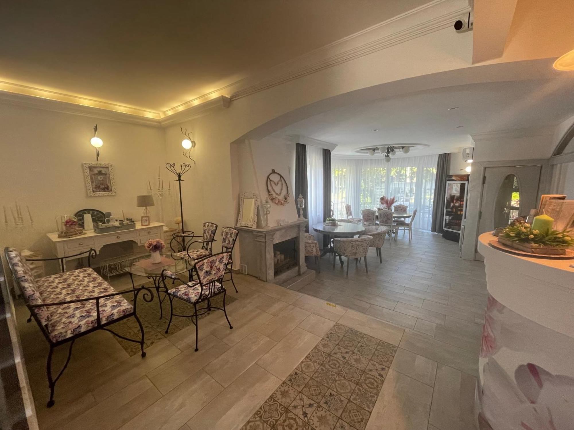 Villa Rose Garden Nyíregyháza Esterno foto