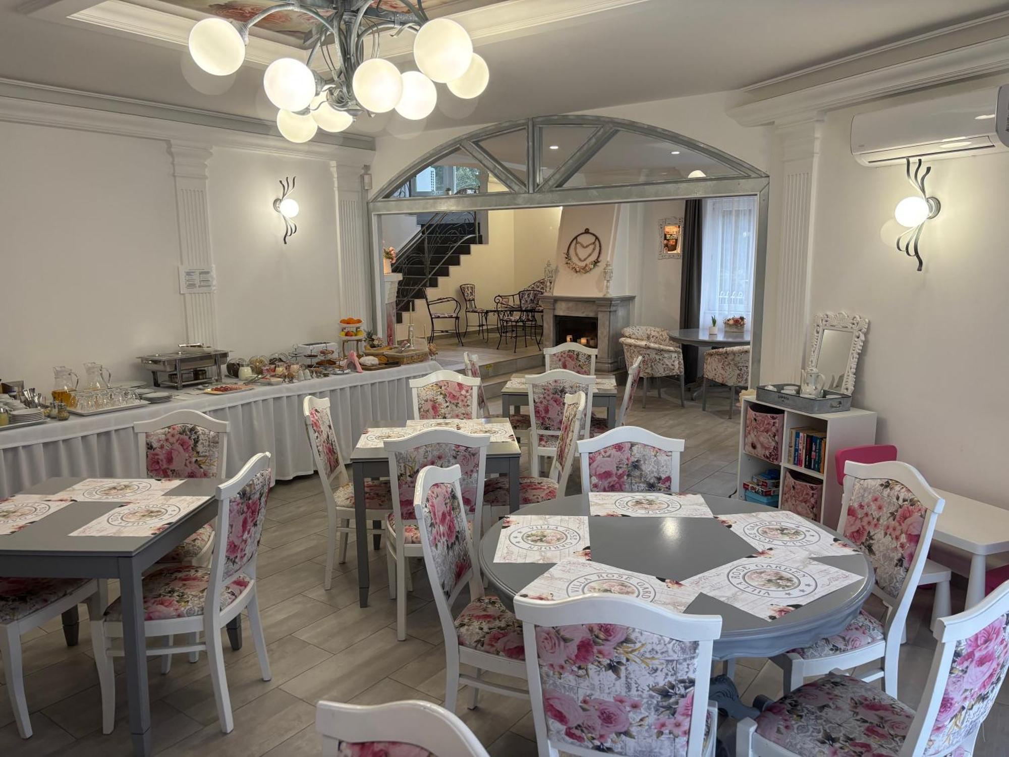 Villa Rose Garden Nyíregyháza Esterno foto